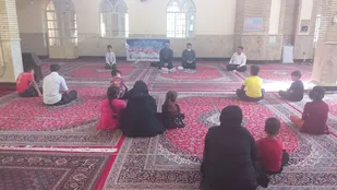تهیه و توزیع بسته های معیشتی و لوازم التحریر در شهرستان های سرپل ذهاب و جوانرود