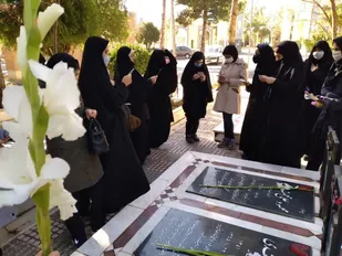 تجدید میثاق دانش آموزان بسیجی شاهرودی با شهدا+ تصاویر