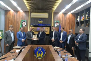 تقدیر از بسیجیان کمیته امداد امام خمینی(ره) استان فارس در آیین بزرگداشت هفته بسیج
