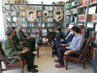 دیدار جمعی ازشورای فرماندهی ناحیه مقاومت بسیج نایین با امام جمعه