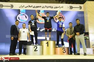 وزنه&zwnj;بردار نوجوان ایلامی صاحب یک نشان طلا و ۲ نقره کشور شد