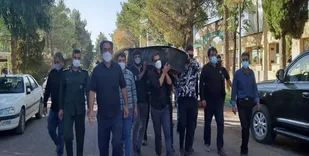 مادر شهیدان لری گوئینی به فرزند شهیدش پیوست