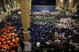 جمعی از کارگران فردا با رهبر معظم انقلاب دیدار می&zwnj;کنند