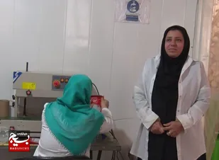 از شروع کار با یک کارگاه کوچک تا تولید ۵۰ محصول سالم؛ روایت موفقیت بانوی کارآفرین اندیمشکی