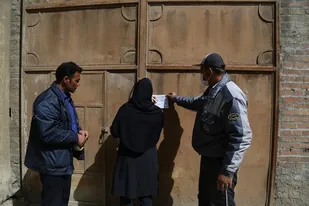 محوطه کارخانه متروکه سیمان ری به شهرداری تهران تحویل شد/رفع تصرفات غیر قانونی از کارخانه سیمان ری