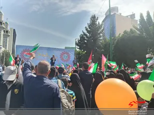 جشن بزرگ مردم کرج همزمان با هفته وحدت برگزار شد