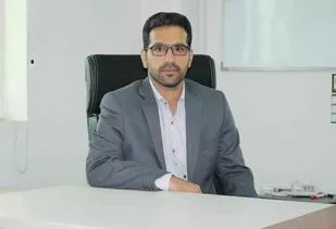 وحشت دشمن از شتاب پیشرفت علمی و پژوهشی کشور/ عقب&zwnj;نشینی ما باعث گستاخی بیشتر نظام استکبار می شود