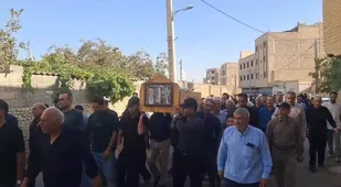 تشییع پیکر پدر شهید مجید زمانی در روستای چریان اصفهان