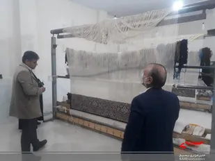 بازدید مسئولین قرارگاه سیدالشهدا(ع)  از کارگاه قالی بافی شهر جندق و خوروبیابانک