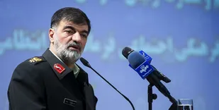 کسی که نگاهش به کدخدا باشد کدخدا را خدا می&zwnj;بیند