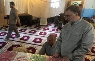 بازدید سردار سلیمانی از یادمان و دیدار با خادمین شهدا