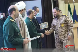 گزارش تصویری از تجلیل  فرمانده لشکر عملیاتی ۱۰ حضرت سیدالشهدا(ع)