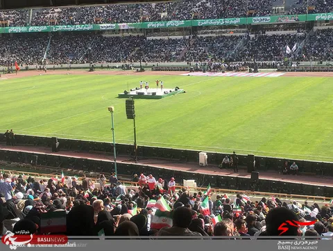 تصاویر هوایی عظمت حضور بیش از صدهزار نفری مردم در اجتماع بزرگ خانوادگی «سلام فرمانده» در ورزشگاه آزادی