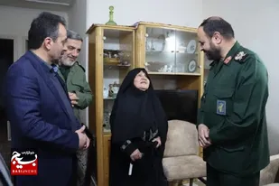 جانشین فرمانده سپاه کربلا با خانواده شهید حادثه هواپیمای اوکراینی دیدار کرد