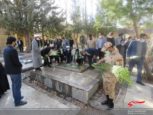 غباری روبی گلزار شهدای الشتر به مناسبت دهه فجر