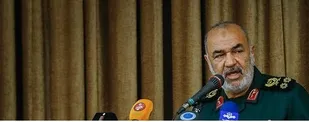 دشمن غلط می&zwnj;کند بخواهد برای ما تصمیم بگیرد / حاج قاسم برای تعقیب دشمن مرز و جغرافیا نمی&zwnj;شناخت