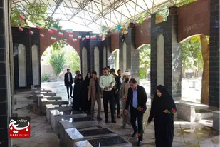 غبارروبی و عطر افشانی مزار شهدای شهر برزول