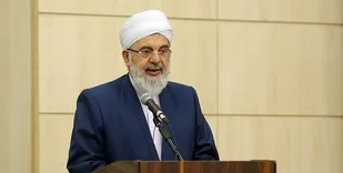 پاسداران سربازان خدمت گذار مردم هستند