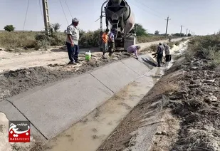مرمت کانال&zwnj;های شبکه آبیاری شمال شرق اهواز