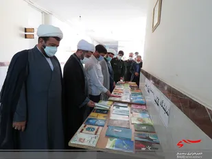 برگزاری نمایشگاه کتاب در سپاه ناحیه سنقر به مناسبت هفته عقیدتی