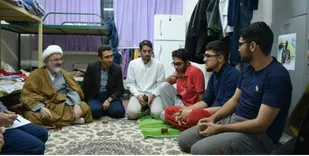حضور امام جمعه شاهرود در خوابگاه&zwnj;های دانشجویی پسران شاهرود +تصاویر