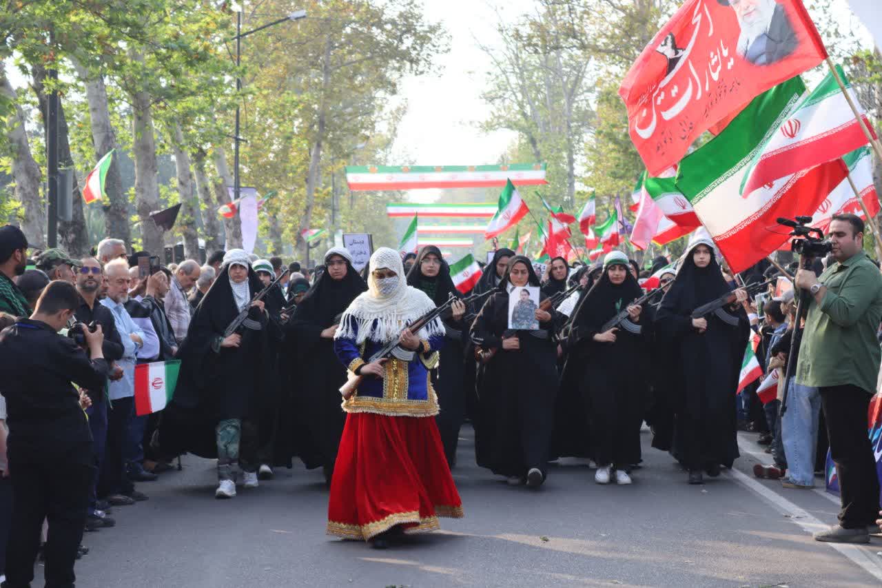 مردم گیلان با حضور در رزمایش «جان‌فدای ایران» عزم خود برای صیانت از امنیت و اقتدار کشور را نشان دادند
