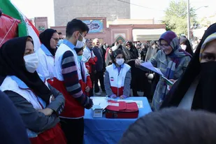 بهره مندی بیش از 550 نفر از خدمات هلال احمر در روز 13 آبان