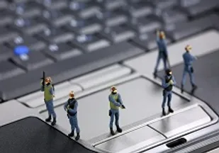 مسئولان برای مقابله با تهدیدات فضای مجازی هوشمندانه عمل کنند