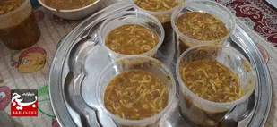 تهیه و توزیع نذری توسط جهادگران بسیجی در مهرشهر