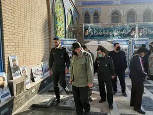 بازدید سردار ربیعی از نمایشگاه اسوه بسیجیان پیشوا در صحن امامزاده جعفر(ع)