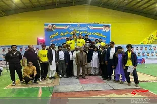 محمد امین راشکی مدال طلای وزن ١٠٣ کیلوی مسابقات وزنه برداری شرق کشور را کسب کرد