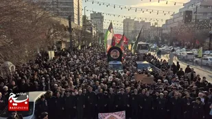 شهید مدافع حرم &laquo;مهدی ظریف&raquo; در آغوش مردم مشهد آرام گرفت