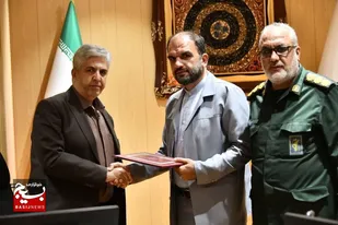تجلیل از خدمات جهادی مدیرعامل و فرمانده بسیج پالایشگاه تبریز در نشست هم&zwnj;اندیشی بسیج کارگری