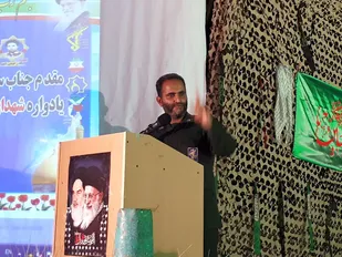 با ریخته شدن خون پاک و مطهر شهیدان پایه های این نظام و انقلاب مستحکم شد