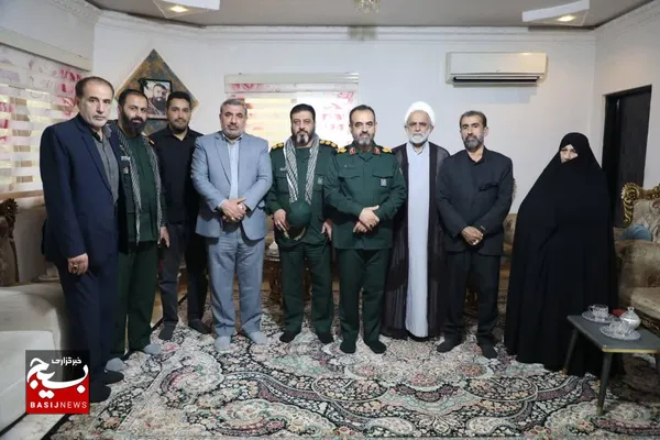 دیدار  فرمانده سپاه قدس گیلان با خانواده شهدای اقتدار