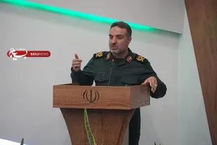 درست شبیه ایران نظامی که کسی جرات نمی&zwnj;کند به آن تجاوز کند، در اقتصاد هم البته به کمک مردم باید مقاوم شویم