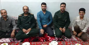 دیدار فرمانده ناحیه مقاومت بسیج خاتم با خانواده سربازان وظیفه