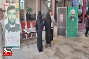 برگزاری نمایشگاه کتاب به مناسبت هفته عقیدتی سیاسی در میعادگاه نماز جمعه ملایر