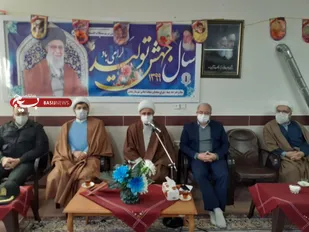 از دیدار با امام جمعه تا گلباران مزار شهدای میامی