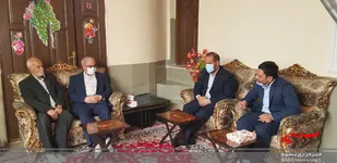 دیدار فرماندار شهرستان میامی با خانواده های شهدا