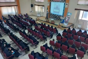 معلمان مهمترین و تاثیرگذارترین الگوی تربیتی دانش آموزان هستند
