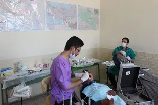 حضور گروه&zwnj;های جهادی دندان پزشکی در روستاهای محروم خراسان جنوبی