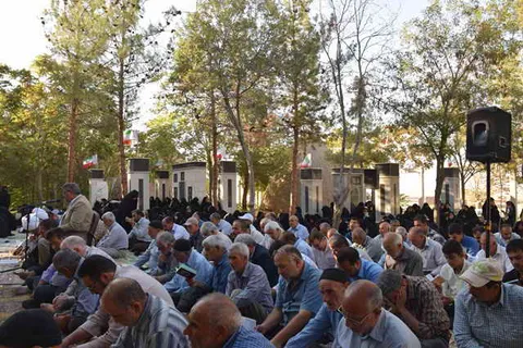 بانگ دعای عرفه در جوار شهدای میامی