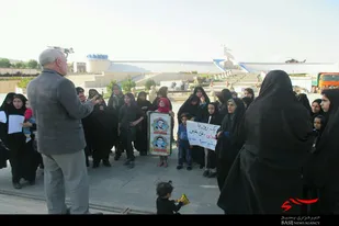 بازدید بسیجیان حوزه شهیده سمیه از باغ موزه دفاع مقدس