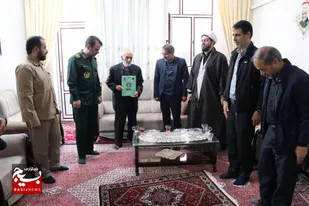 دیدار مسئولان سپاه استان با خانواده شهدای جنگ رمضان