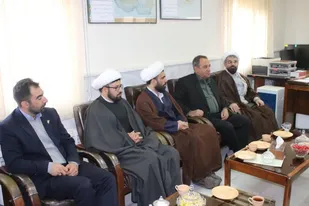 دیدار جمعی از مسئولین شهرستانی با فرمانده سپاه ناحیه خرمدره در حمایت از این نهاد انقلابی