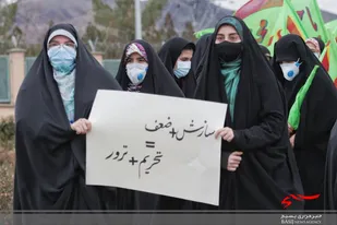 دانشجویان اراکی مقابل رآکتور آب سنگین اراک تجمع کردند