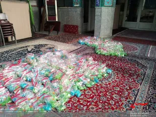 بسته بندی و توزیع نذر بهداشتی توسط تمامی پایگاه های بسیج تابعه ی حوزه یک امام علی (علیه السلام) ناحیه مقاومت بسیج امام صادق (ع)