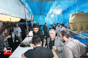 پذیرایی از ۶ هزار نفر در ایستگاه صلواتی حاشیه نمایش &laquo;فصل شیدایی&raquo; در همدان+تصاویر