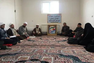 دیدار جمعی از مسئولین کبودراهنگ با خانواده&zwnj;های شهدای روحانی